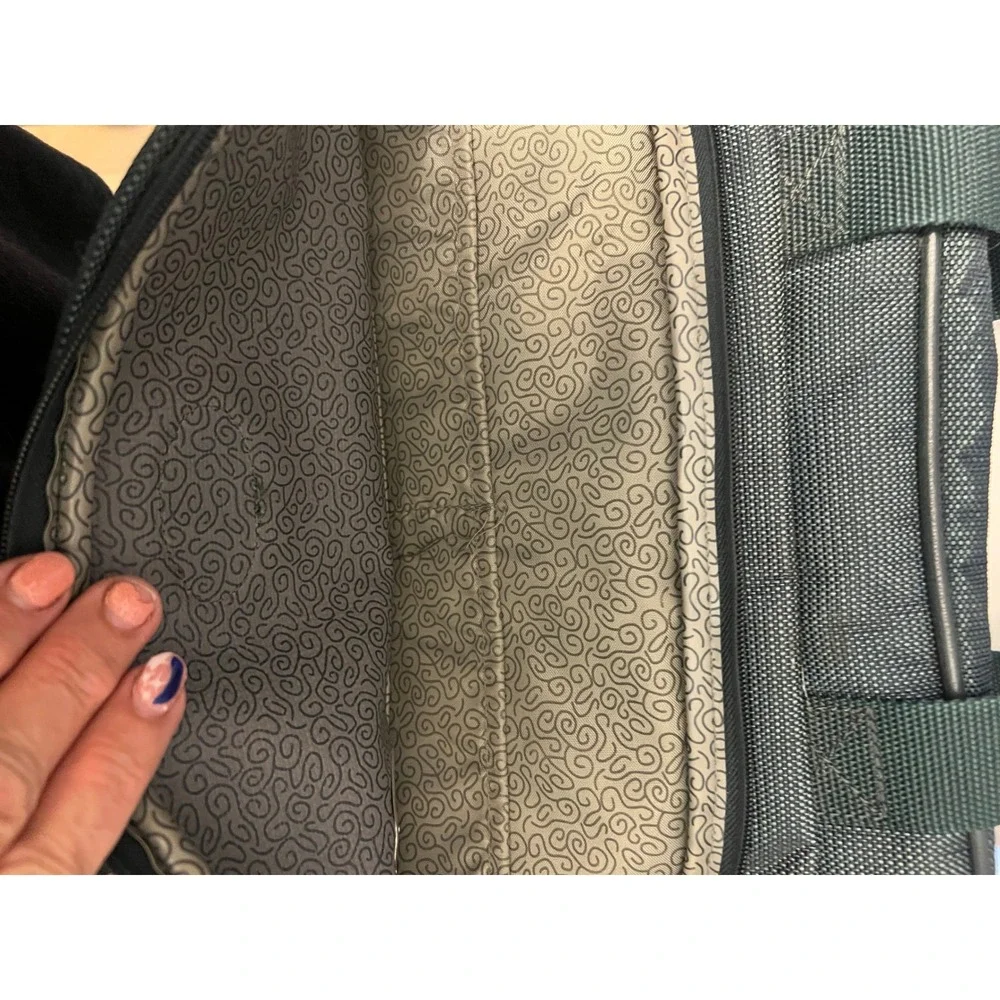 Atlantic Carry-On Duffel Bag 16x8x10 Green Nylon Travel‎ Case, Preowned USA Made